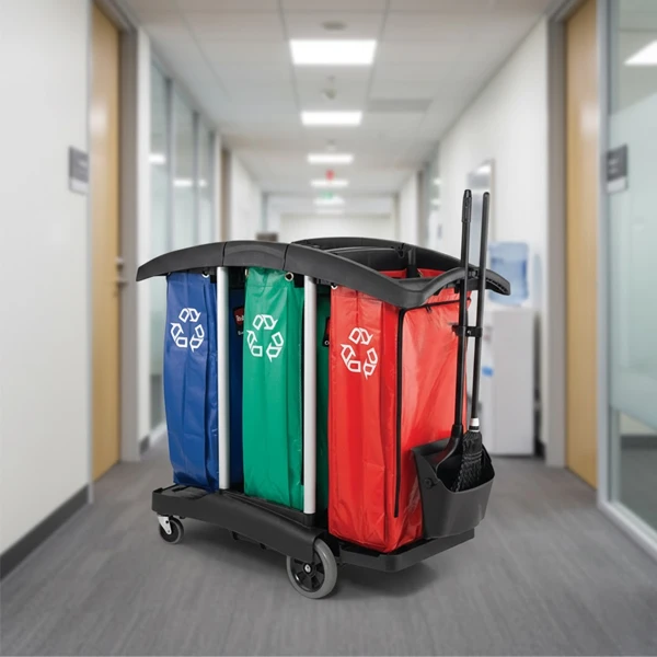 Carro con bolsas de reciclaje