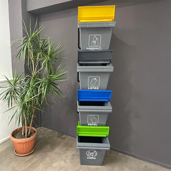 contenedor de 45 litros con ruedas para reciclaje
