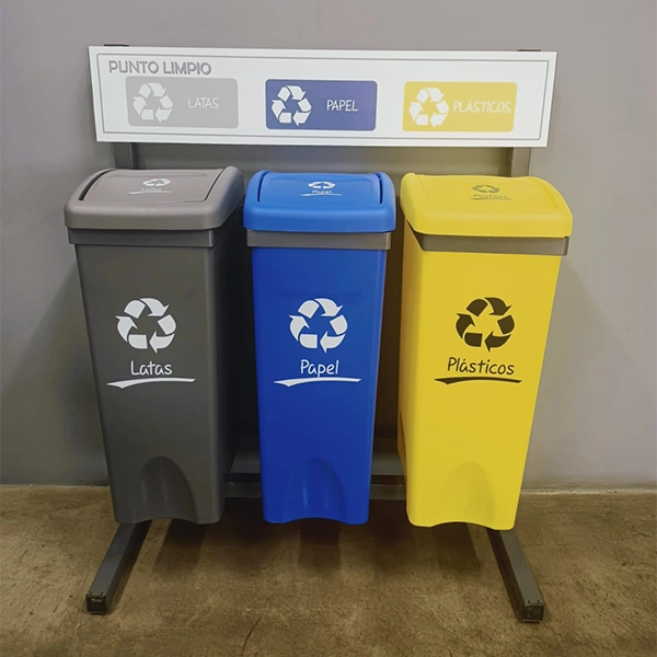 Punto limpio de reciclaje de 3 contenedores