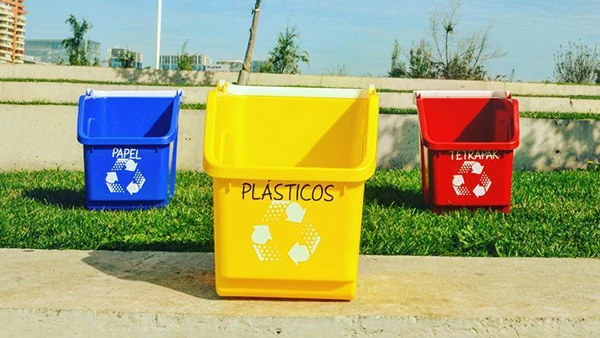 2010 - Primeros productos